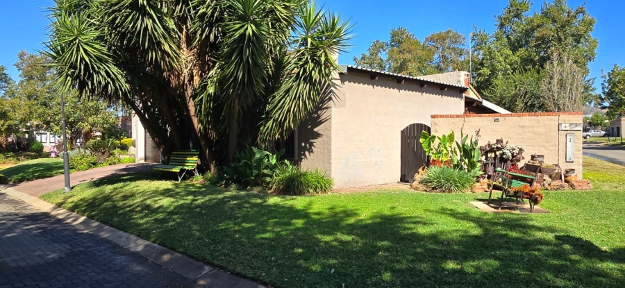 4 Bedroom Property for Sale in Waterval East North West